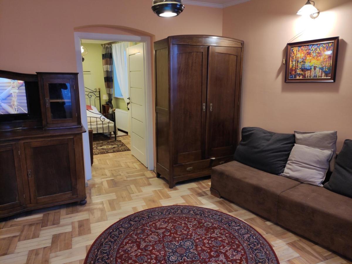 Dom Pod Zegarem Lägenhet Przemyśl Exteriör bild